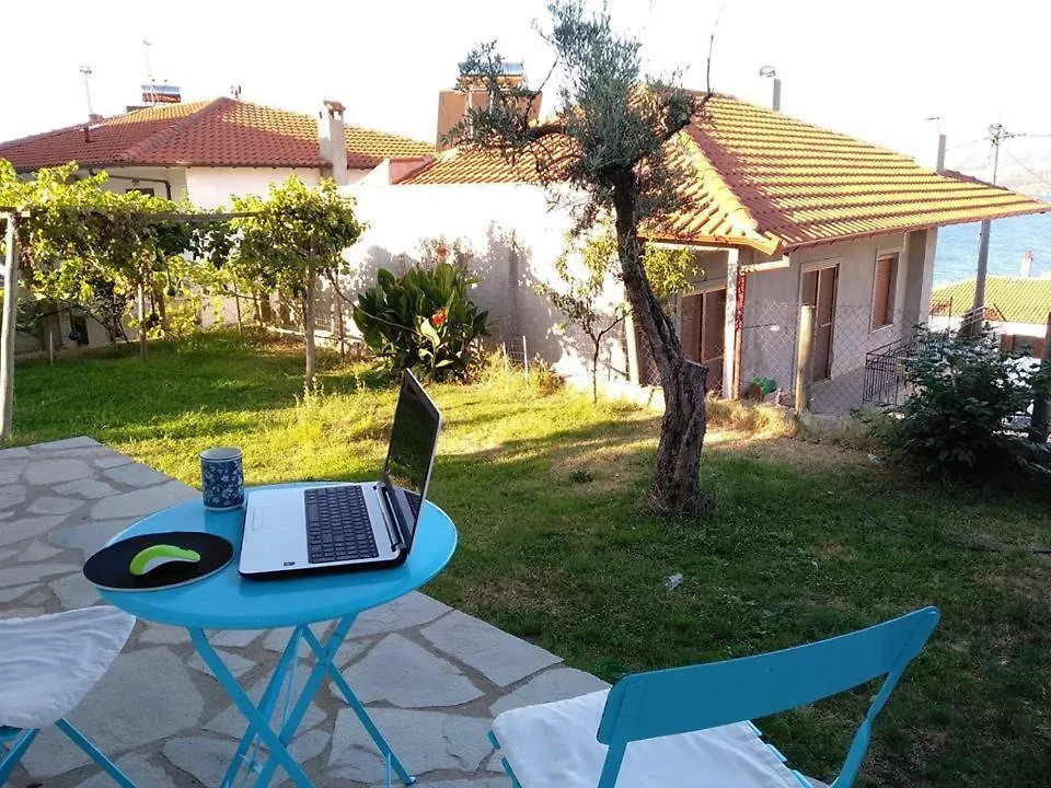 Dora'S House Comfortable Apartment With A Yard And View Pyrgadikia 0*,